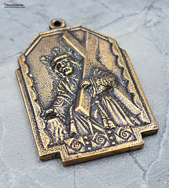 Jesus Carrying the Cross Catholic Medal -XLarge Solid Bronze