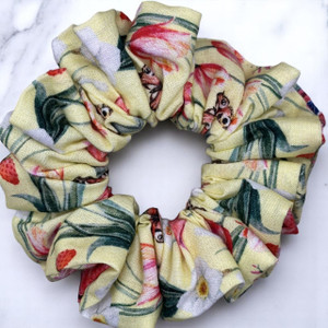 Strawberry Print John Louden Cotton Scrunchie. Shop Tuhil Threads hair accessories. Strawberry Print John Louden Cotton Scrunchie. Shop Tuhil Threads hair accessories.