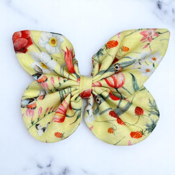 Sunny Meadow Floral Medium Cotton Butterfly Bow Sunny Meadow Floral Medium Cotton Butterfly Bow