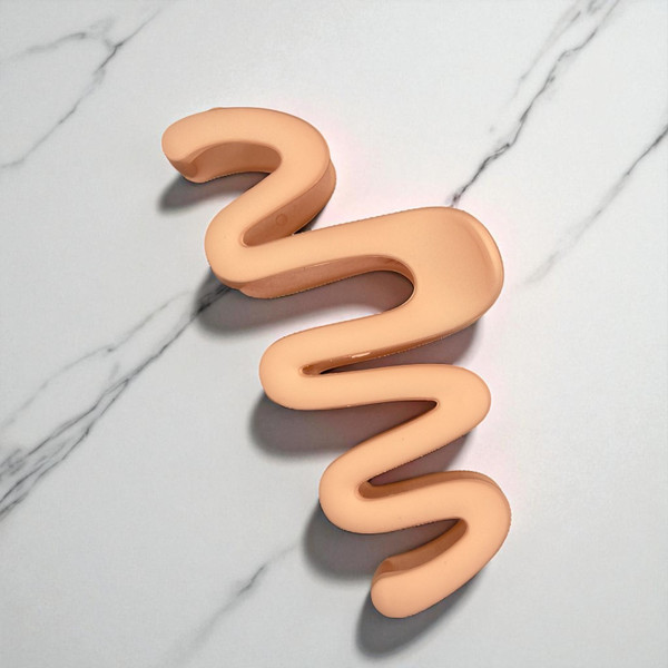 Coral Peach Zig-Zag Claw Clip-10.5 cm Coral Peach Zig-Zag Claw Clip-10.5 cm