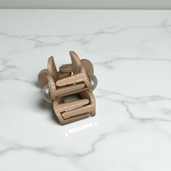 Dainty Beige Flower Hair Claw Clip - 3cm. Shop at Tuhil Threads. Dainty Beige Flower Hair Claw Clip - 3cm. Shop at Tuhil Threads.