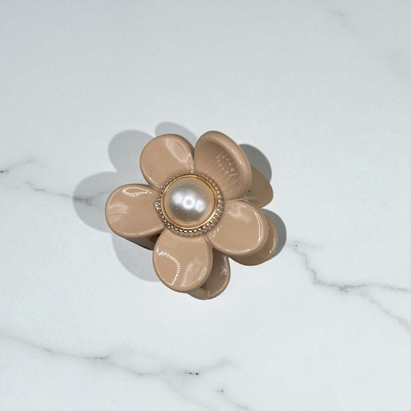 Dainty Beige Flower Hair Claw Clip - 3cm Dainty Beige Flower Hair Claw Clip - 3cm