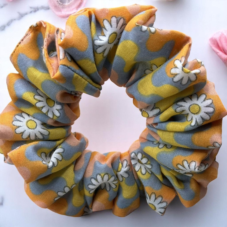 Tuhil Threads Medium Retro Daisy Print Polycotton Scrunchie. Shop Tuhil Threads hair accessories.