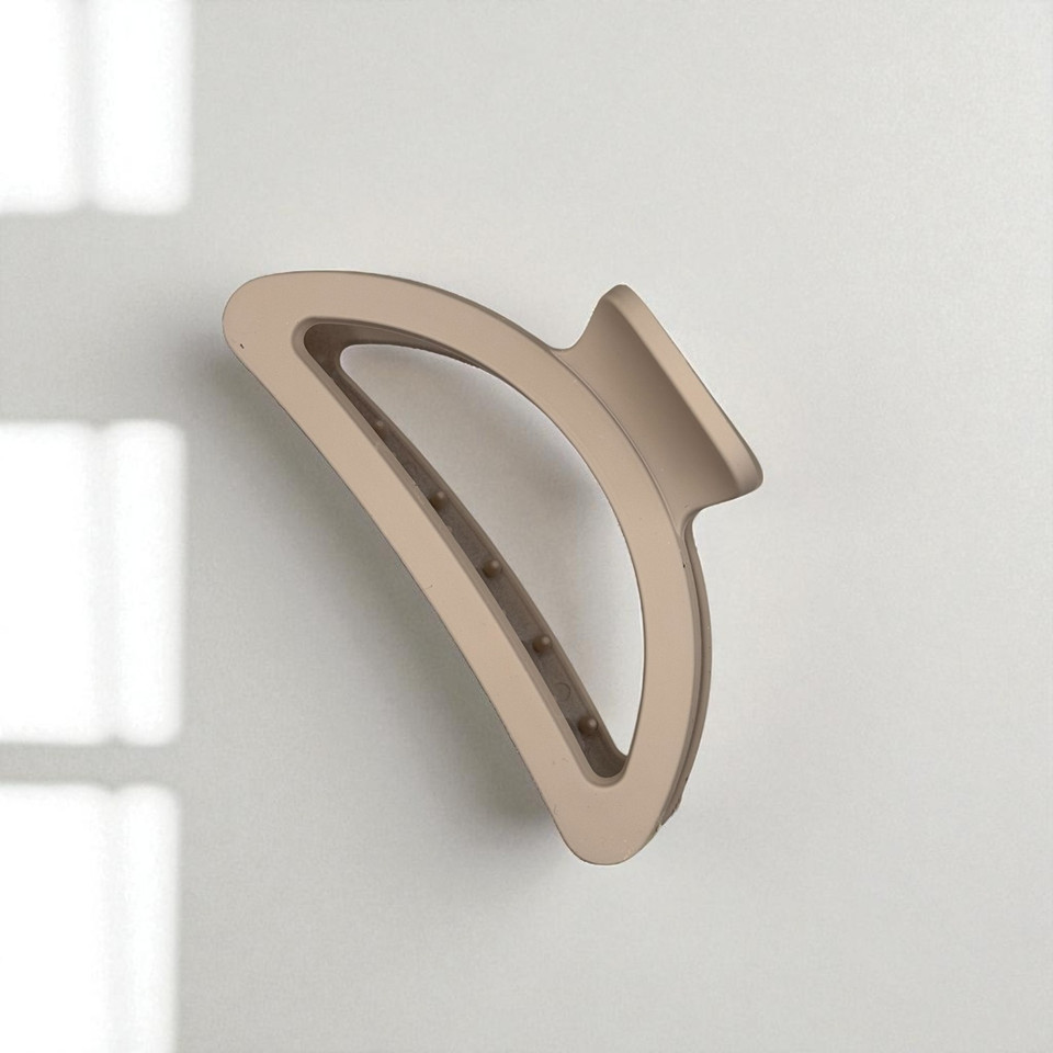 Light Cream D-shaped Claw Clip 9cm Light Cream D-shaped Claw Clip 9cm