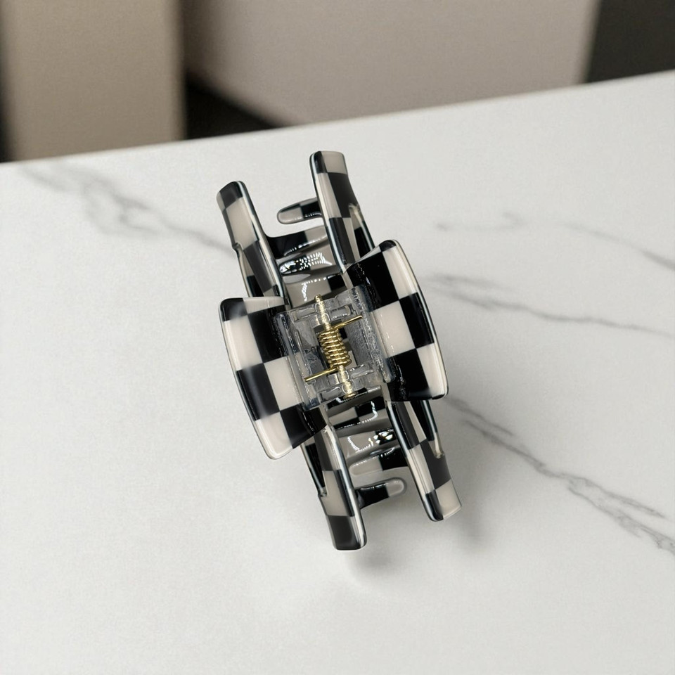 Black & White Checkered Acrylic Hair Claw Clip 8.0cm -Tuhil Threads. Black & White Checkered Acrylic Hair Claw Clip 8.0cm -Tuhil Threads.