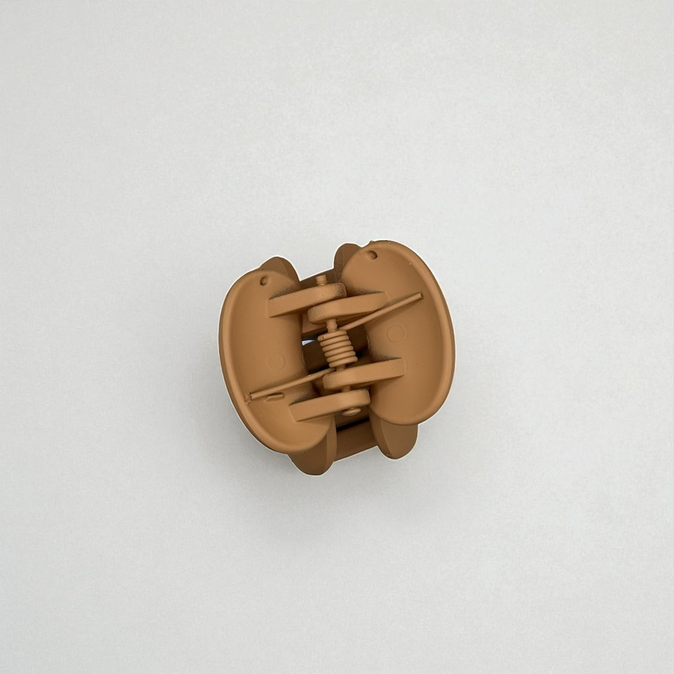 Matte Beige Octopus Claw Clip - 3cm. Shop at Tuhil Threads. Matte Beige Octopus Claw Clip - 3cm. Shop at Tuhil Threads.