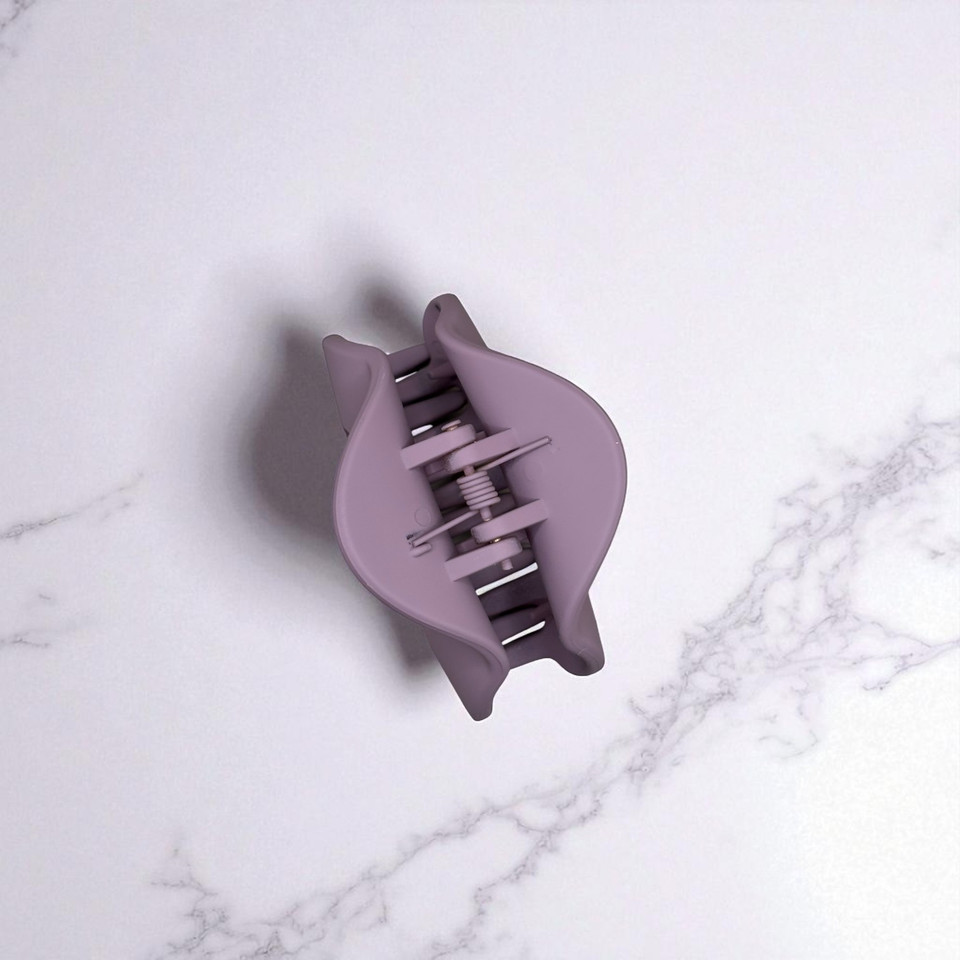 Top view of Matte Dusty Rose  D-Shape Open Hair Claw Clip , 6cm long. Top view of Matte Dusty Rose  D-Shape Open Hair Claw Clip , 6cm long.