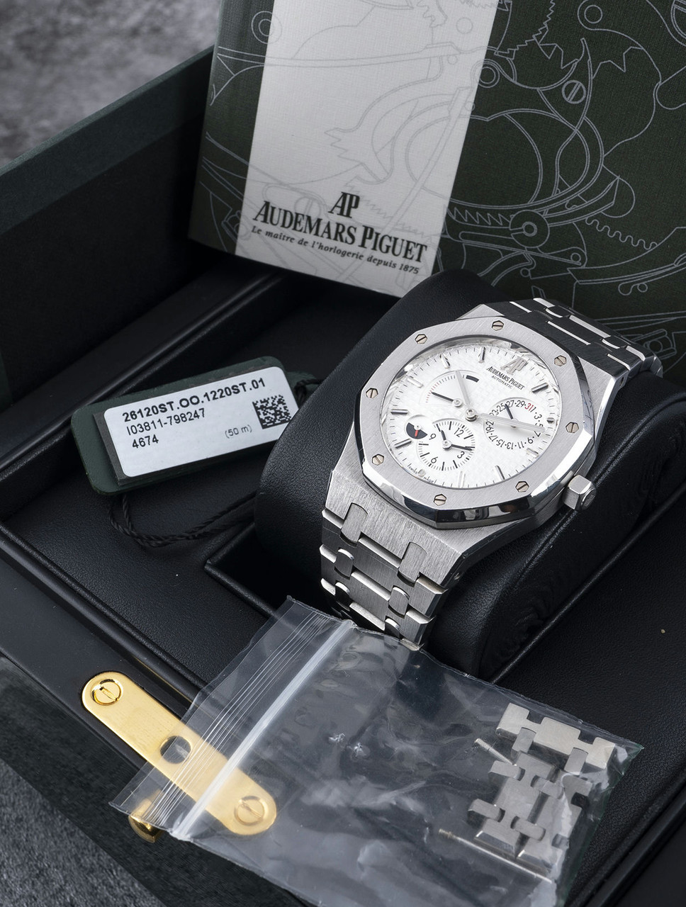 Audemars Piguet Royal Oak Automatic Ref# 15400st.oo.1220st.01