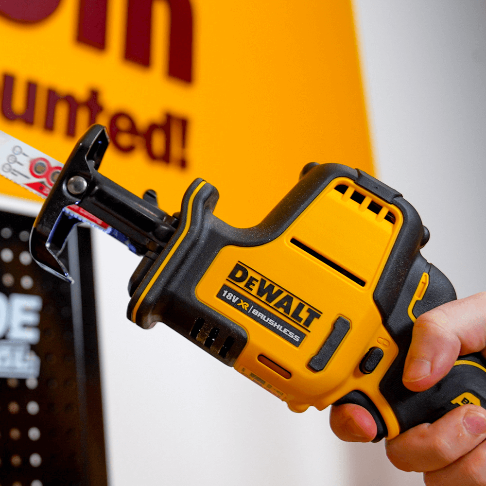 DeWALT 18V XR Brushless Cordless Compact Reciprocating Saw Skin