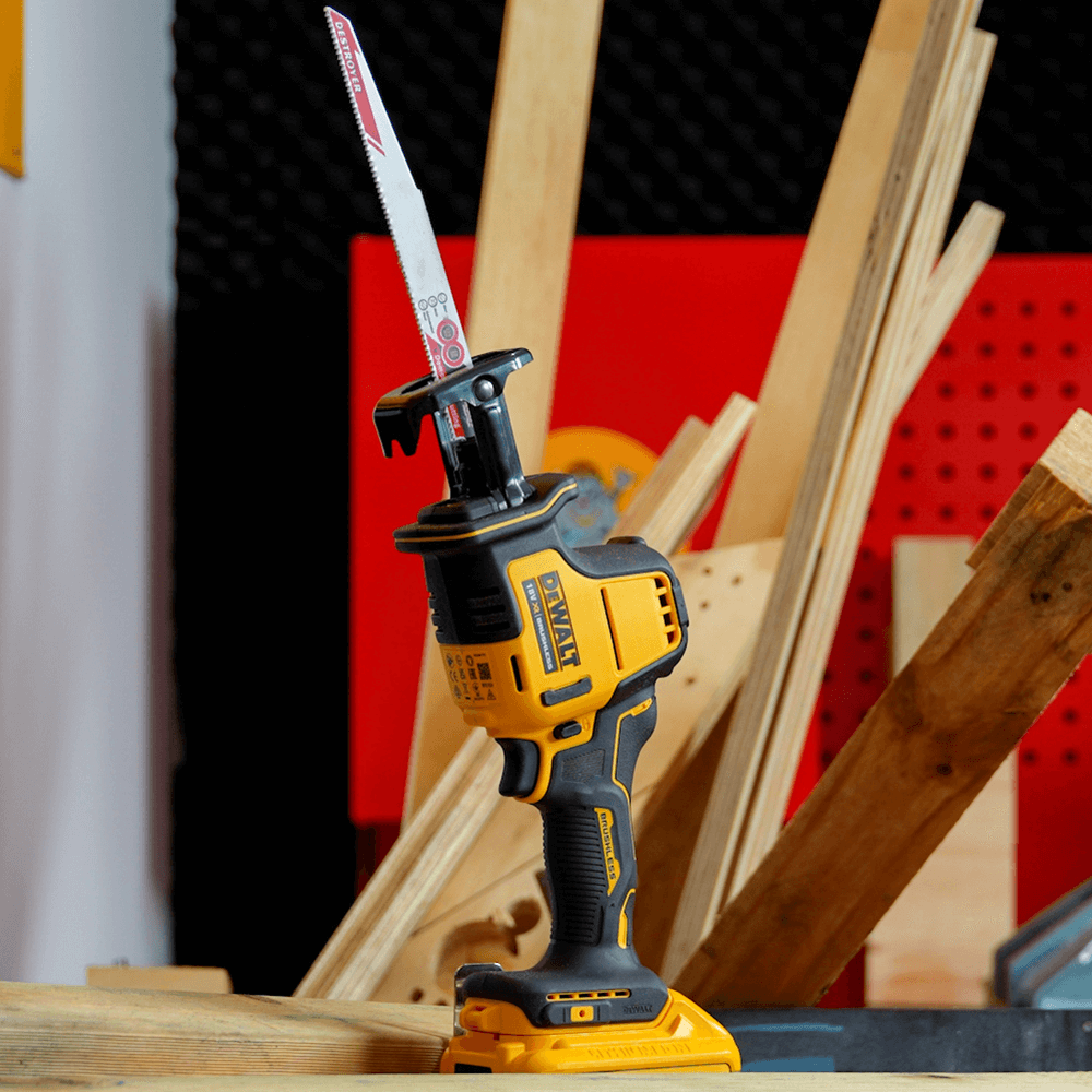 Compact Reciprocating Dewalt 18v Cordless Reciprocating Saw DeWalt