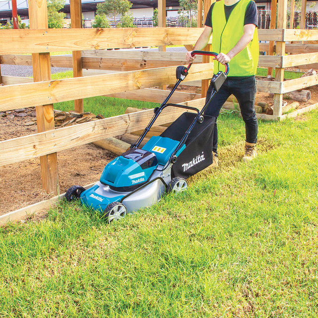 Makita DLM463PT2 18Vx2 LXT Cordless 18″ Lawn Mower Kit w/XPT, (2