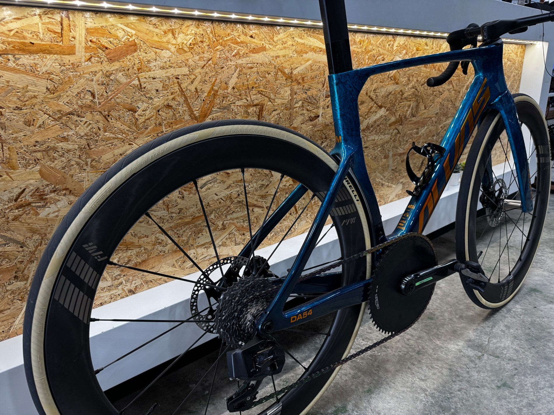 Alvas DA54 carbon aero road bike rear drivetrain and deep carbon wheel detail
