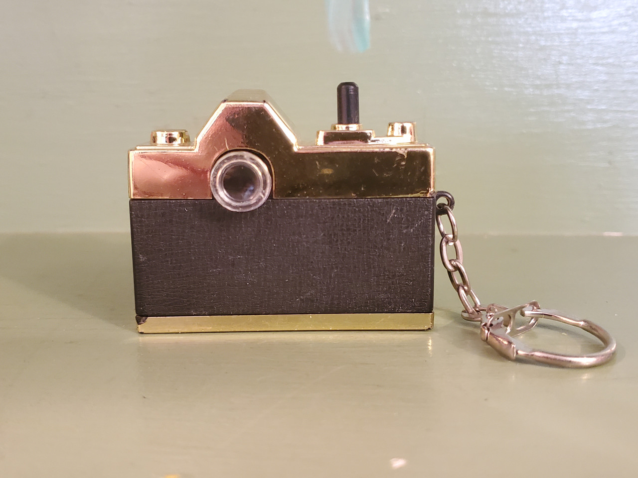 Vintage Nude Male Camera Viewer Keychain Mid Century Moderation bilde bilde