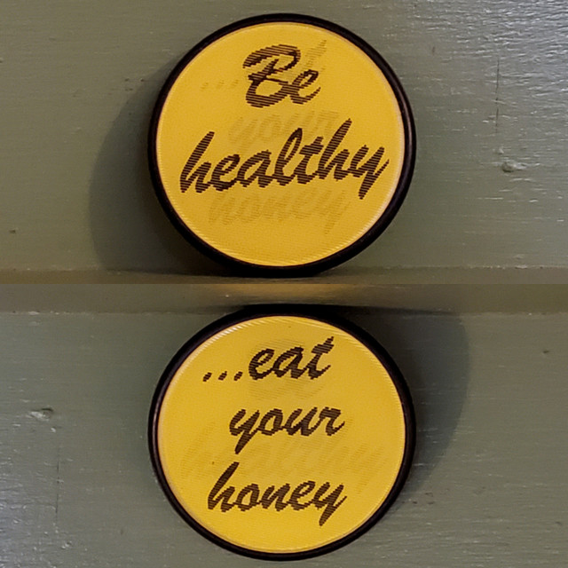 Vintage Be Healthy Eat Honey lenticular pin button