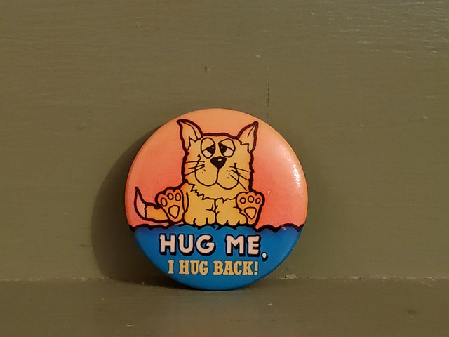 Vintage Cat Hug Me Back Pinback button