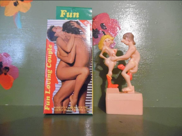 Vintage Wind up humping couple sex toy