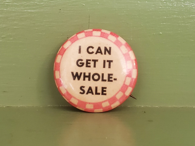 Vintage Get It Wholesale Pinback button