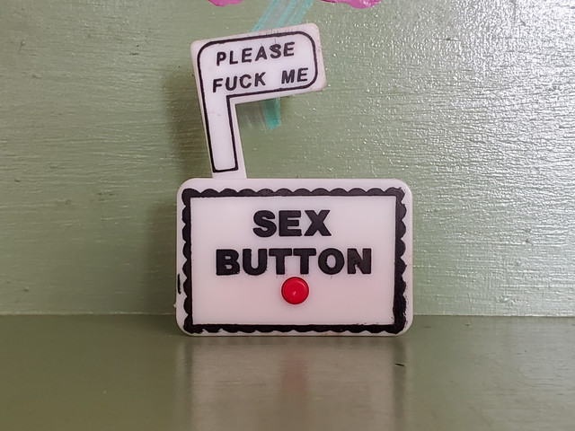 Pop up sex button please fuck me