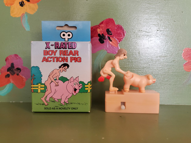 wind up humping pig sex toy