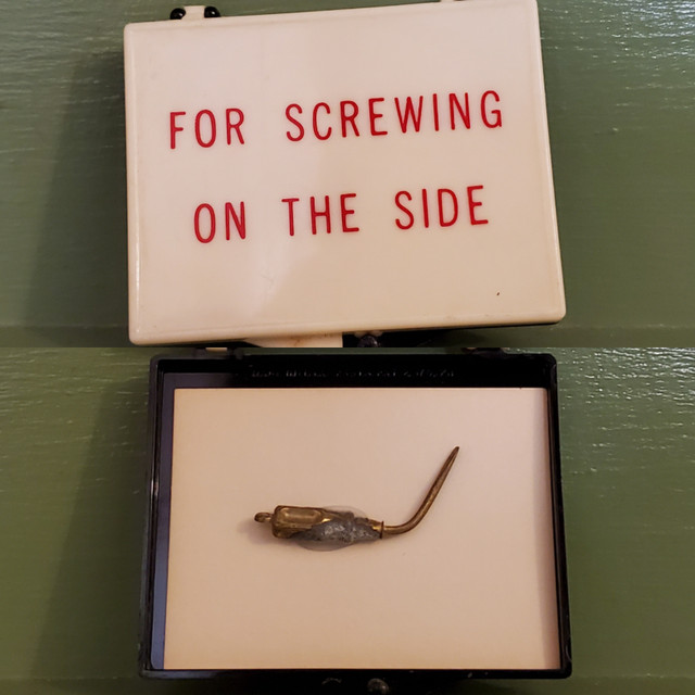 gag gift box screwing on Side Screwdriver