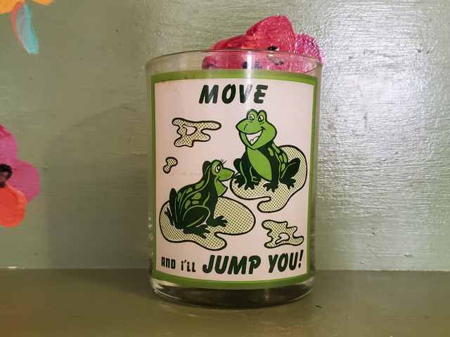 Vintage sex bar glass frogs move and I'll jump you