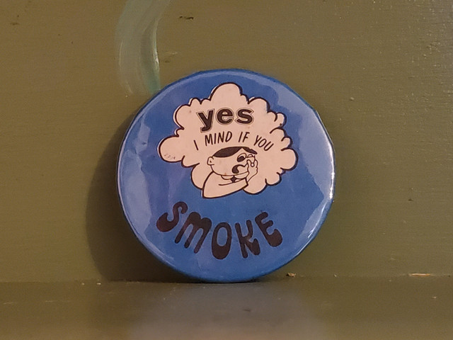 Vintage anti cigarette yes I mind if you smoke pinback button