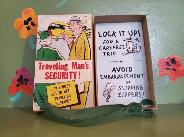 Vintage Novelty joke gag gift box traveling security zipper