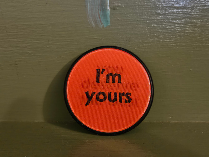 Humor Pin Button Gag Gift Joke Cartoon Novelty Lenticular Deserve The Best Mid Century Modern Retro Vintage
