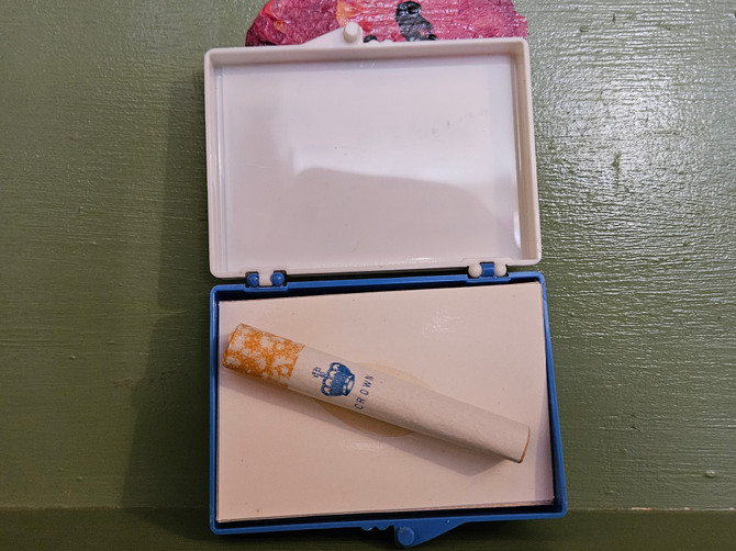 Humor Gag Gift Joke Cartoon Novelty Round Firm Boobs Cigarette Mid Century Modern Retro Vintage