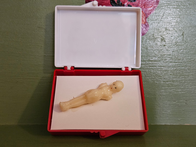 Humor Gag Gift Joke Cartoon Novelty Warning Drink Park Pregnant Mid Century Modern Retro Vintage