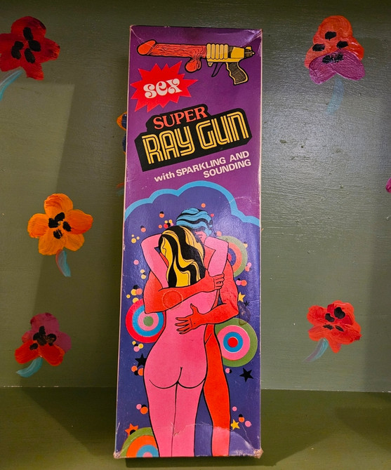Adult Naughty Penis Super Ray Gun Sci Fi Gag Gift Joke Sex Cartoon Novelty Mid Century Modern Retro Vintage