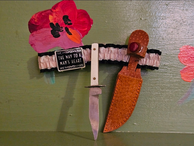 Humor Gag Gift Joke Cartoon Novelty Way To A Man's Heart Knife Mid Century Modern Retro Vintage