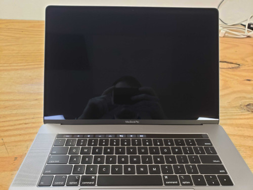 Apple MacBook Pro 15-inch 2.6GHz Six-core i7 (Retina, Mid 2019