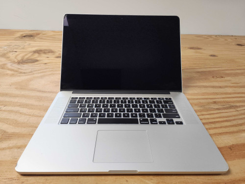 Mac Book PRO❗️ 2015retinaモデル Apple MacBook Pro 15-inch 2.2Ghz Quad-Core i7 (Retina, Mid 2015