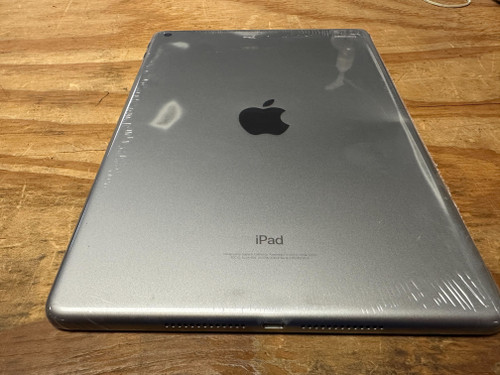 iPad (5th generation) Wi-Fi 128GB Space Gray | mac of all trades