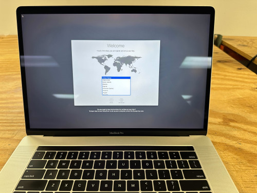 Apple MacBook Pro 15-inch 2.2GHz Six-Core i7 (Mid 2018, Space Gray