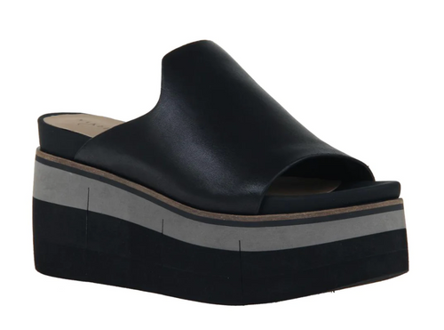 Flow Platform Sandals in Black