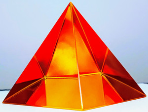 PIRAMIDE CRISTAL ROJA 100MM - RED CRYSTAL PYRAMID 100MM