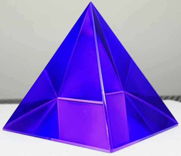 PIRAMIDE CRISTAL AZUL 80MM - BLUE CRYSTAL PYRAMID 80 MM