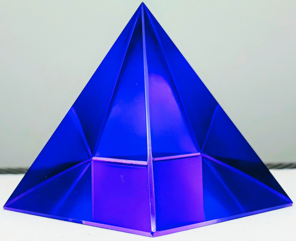 PIRAMIDE CRISTAL AZUL 80MM - BLUE CRYSTAL PYRAMID 80 MM