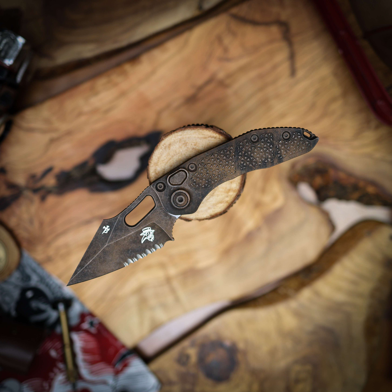 Microtech Stitch AUTO Partial Serrate - Plague Outbreak Signature