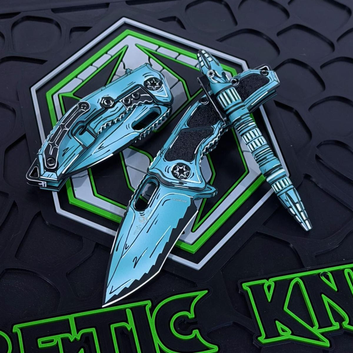 HERETIC KNIVES THOTH TITANIUM IN TURQUOISE CEL SHADE - Cajun Knife HERETIC KNIVES THOTH TITANIUM IN TURQUOISE CEL SHADE - Cajun Knife