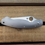 Spyderco Military Titanium Fluted SPYMILTIFLU Spyderco Military Titanium Fluted SPYMILTIFLU