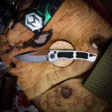 HERETIC KNIVES WRAITH V4 SE MANUAL BATTLEWORN BLACK BLIZZARD CHASSIS BLUE TI COLLAR H001-8A-BLZ
