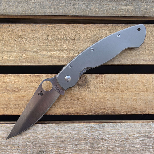 Spyderco Military Titanium Smooth SPYMITLISMU Spyderco Military Titanium Smooth SPYMITLISMU