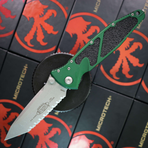Microtech Socom Elite Manual Tanto Apocalyptic Full Serrated Emerald Green 161-12APEG