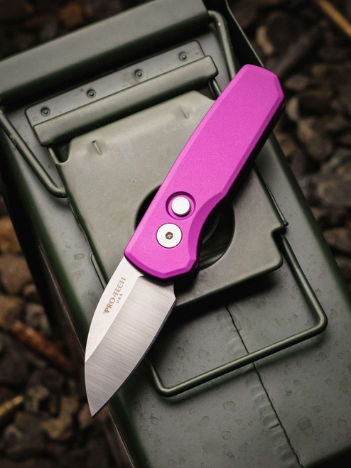 ProTech RUNT 5 Smooth purple handle, machine satin MAGNACUT wharncliffe blade, pearl button, satin hardware, polished clip. R5300-LTD Purple