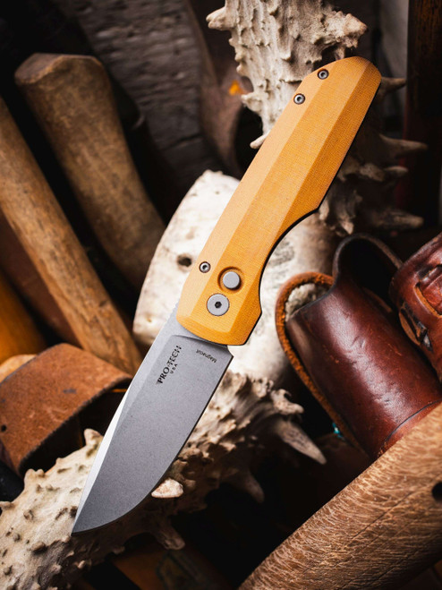 ProTech Vero Synapse Design - Black thick back Al handle with natural linen micarta lid, stonewash Magnacut blade, blasted hardware, machined titanium clip. VERO1211-NATURAL LINEN