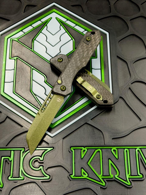 Heretic Knives Jinn Auto Metalic Green and Carbon Fiber