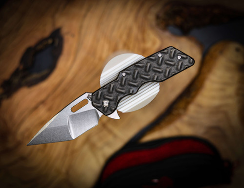 ATTN2DETAIL Gen 4 Mark 1 Medium Blackwash Titanium Treadplate | Satin Stonewash Batwing Magnacut Knife CCA2TD26-8-4
